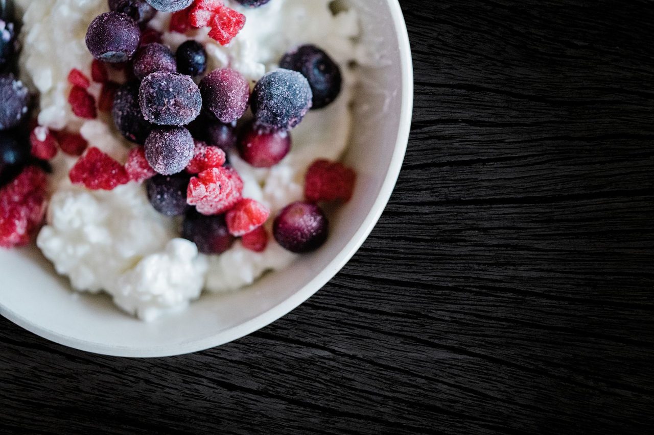 Cottage cheese with fresh blueberries and a drizzle of honey offers a perfect balance of protein and natural sweetness.